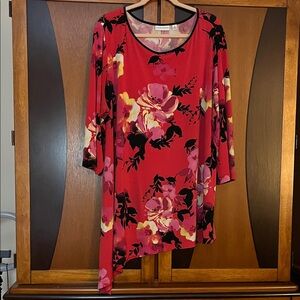Susan Graver Liquid Knit Red Floral Tunic w/Asymmetrical Hem & 3/4 Sleeves